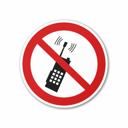 Знак P18 Запрещено использование мобильного телефона и рации (P18TH300300)
